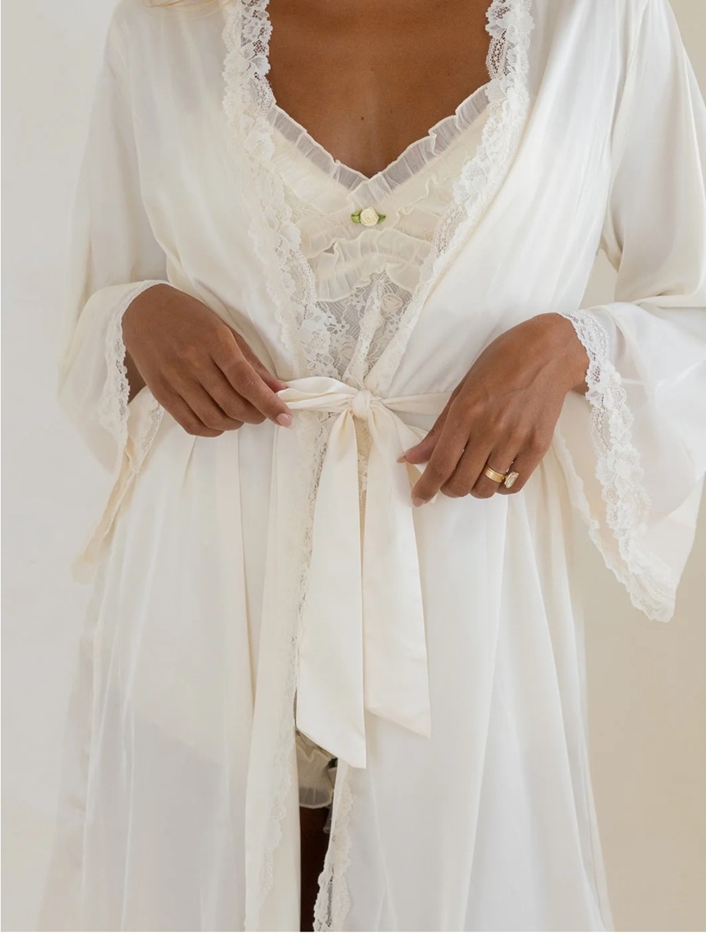 JAY KAY ROSETTE SET—INCLUDING ROBE - Picture 4 of 7